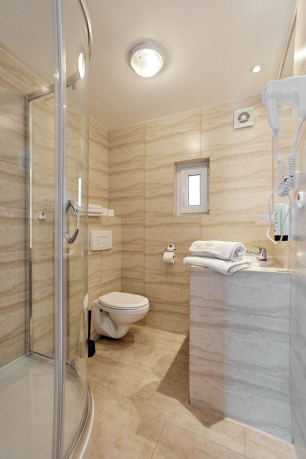 Bootshaus mit beheiztem Pool in Rewal, Powiat gryficki