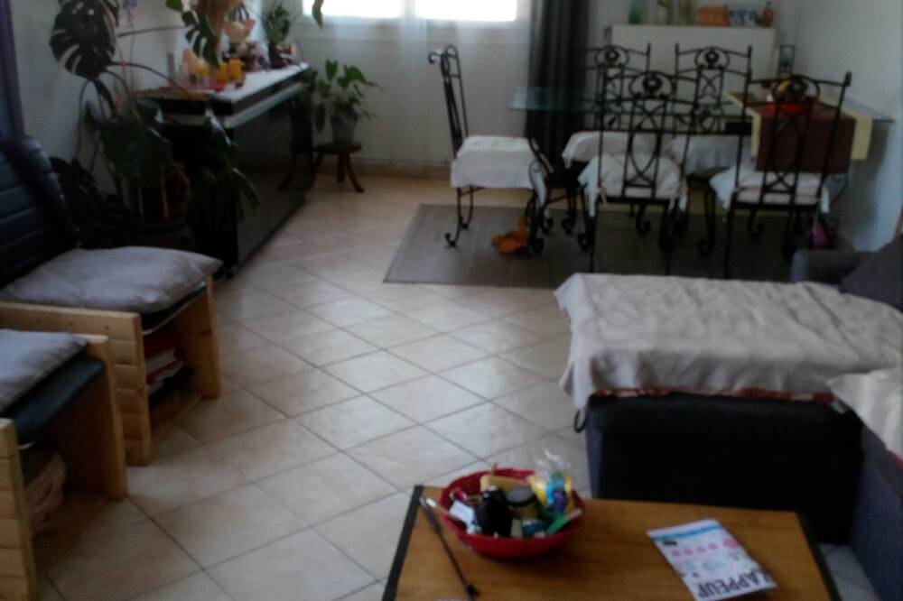 Chambre chez l'habitant (pour 1 à 3 personnes) in Trèbes, Région de Carcassonne