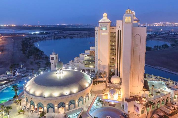 Hotel für 2 Personen, mit Seeblick und Terrasse sowie Ausblick und Pool - 1