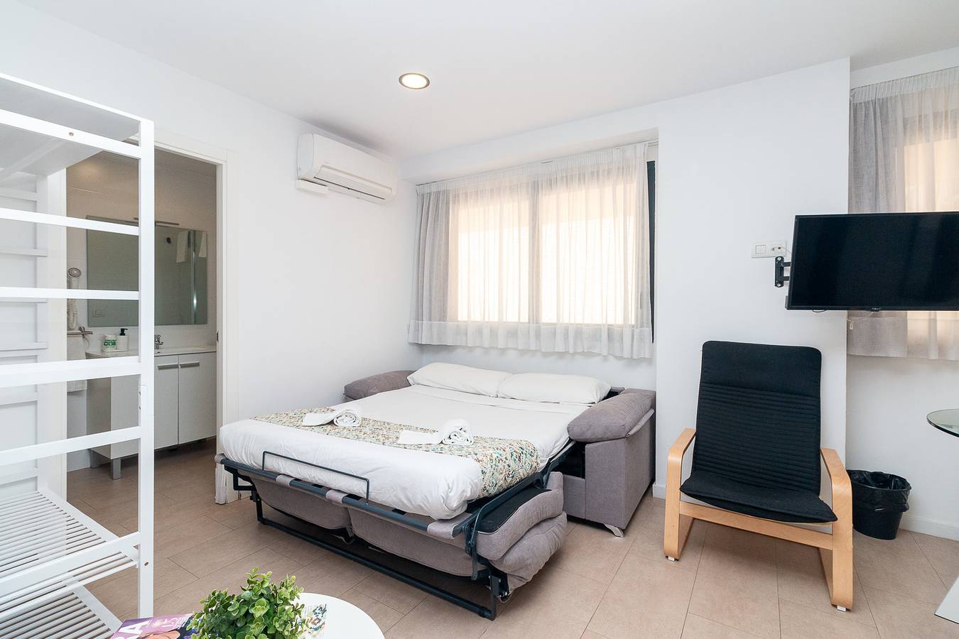 Apartamento entero, Reig 3. Studio up to 4 pax in Valencia, Costa de Valencia