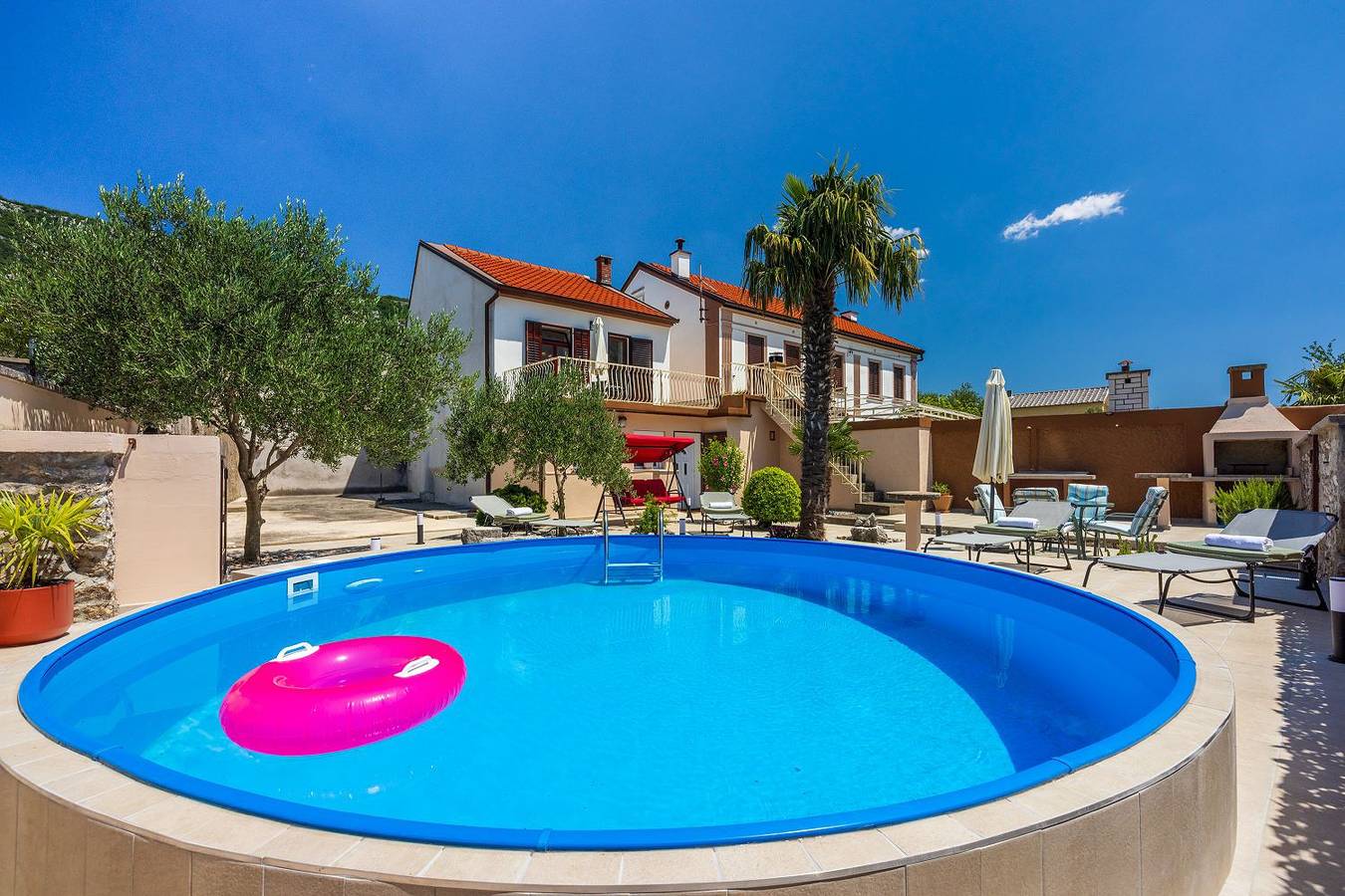 Hundefreundliche Villa mit Privatpool, Aussendusche, Grill und vielen Wanderwegen in der Umgebung in Crikvenica, Primorje-Gorski Kotar