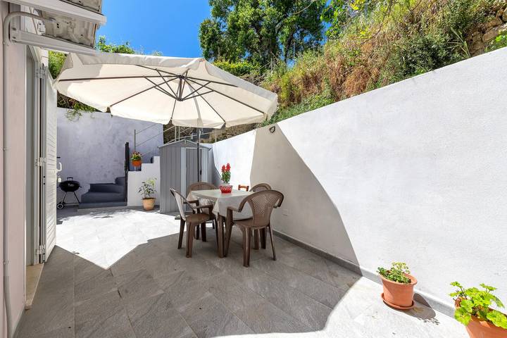 Geheel appartement, Appartement 'Casa Angela' met privé tuin, balkon en airconditioning in Nulvi, Provincie Sassari