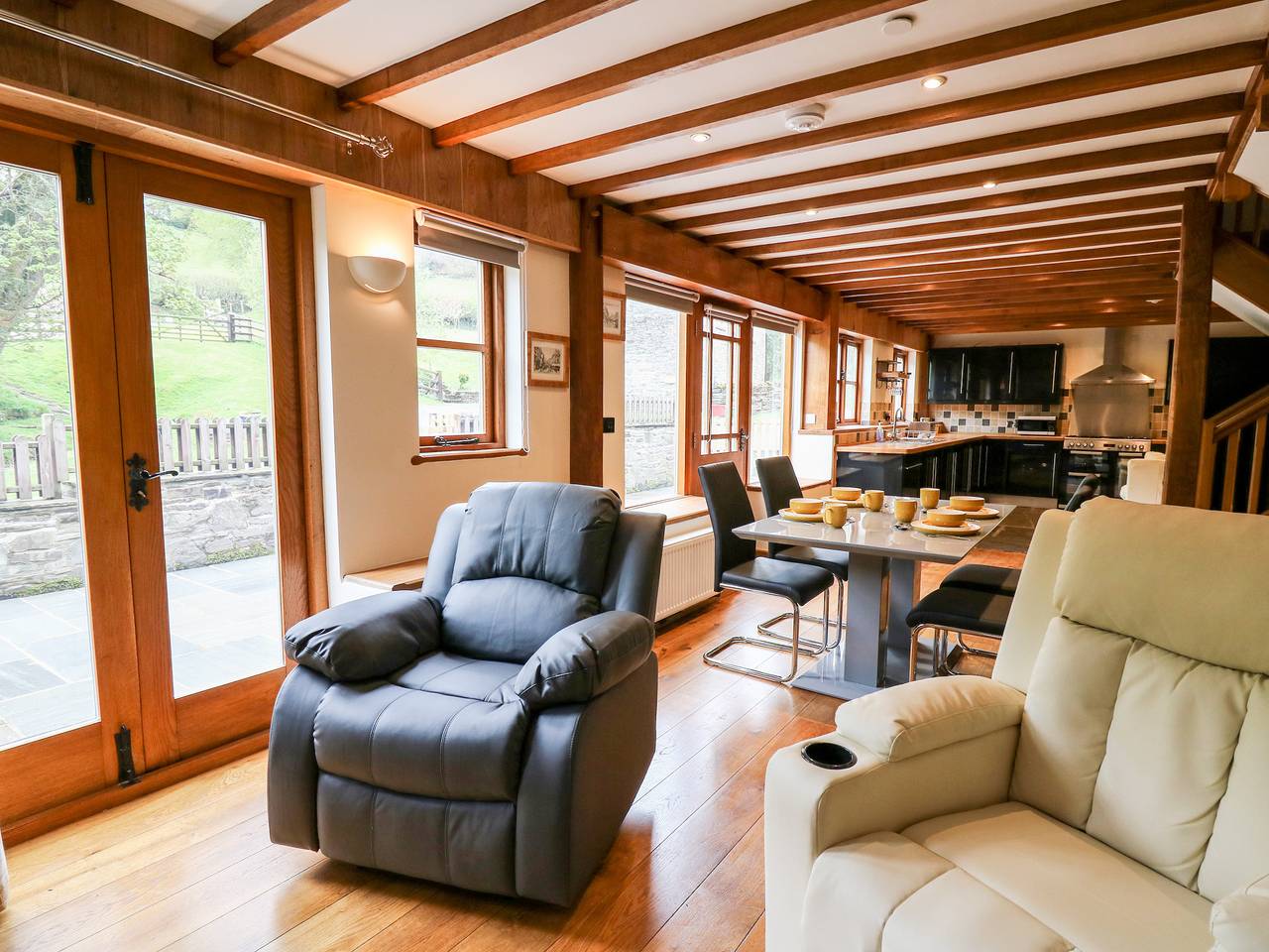 Ploony Barn in Powys