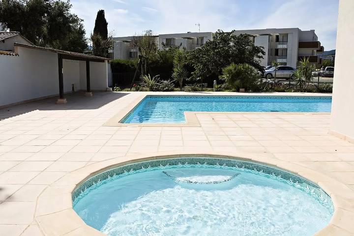 Gîte pour 4 personnes, avec vue et piscine dans Port de Cannes Marina - 4