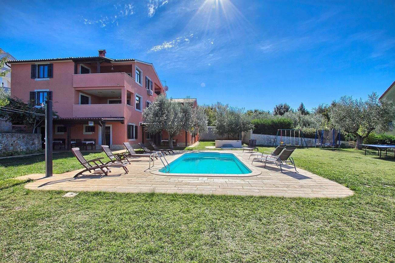 Appartement entier, 400 Meter zum Strand mit Pool, Whirlpool, Wlan in Banjole, Côte Sud d'Istrie