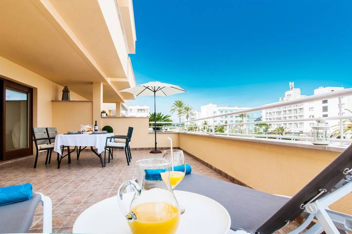 Ferienwohnung für 4 Personen, mit Balkon und Garten in Cala Agulla - 3