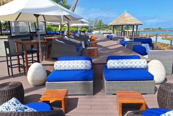 Station pour 2 personnes, avec vue et sauna ainsi que piscine et jardin dans La Digue - 3