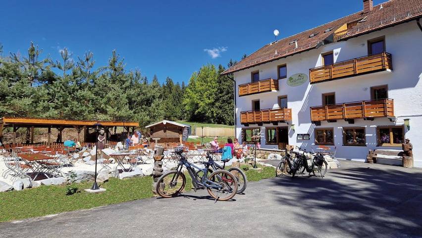 Gästehaus für 2 Personen, mit Terrasse und Garten sowie Pool und Sauna