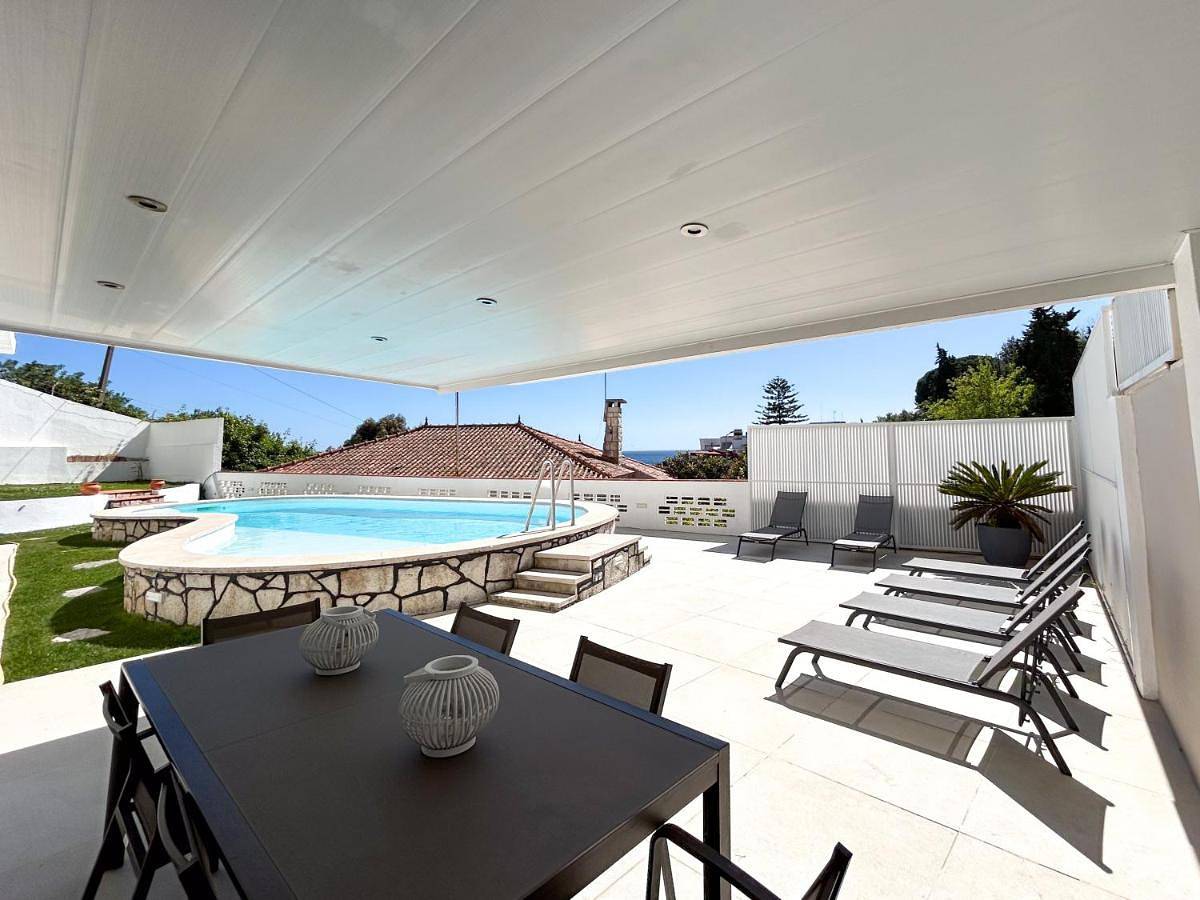 House T3 with Sea View and Private Pool - 5 minutes walk from the beach in Praia do Ouro, Sesimbra
