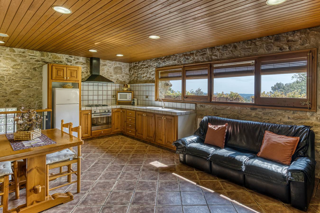 Ferienhaus 'El Paller 2 De Can Soler' mit Bergblick, Gemeinschaftspool und Wlan in Porqueres, Pla de l'Estany