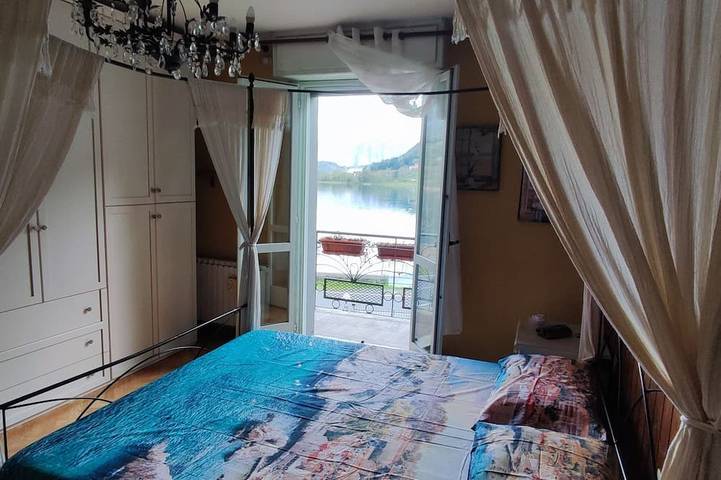 Villa Marilena: maison individuelle avec accès direct au lac in Ranzanico, Alpes bergamasques orientaux