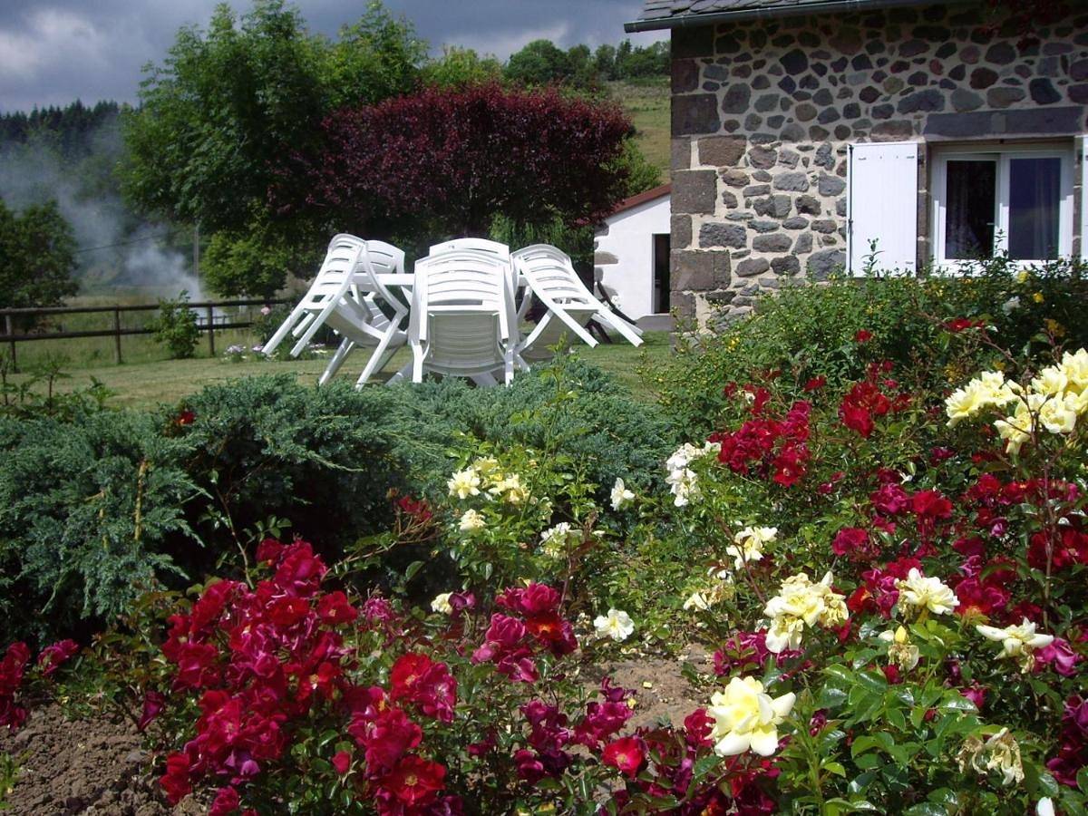 Double Room with Garden View in Saint-Cernin, Région d'Aurillac