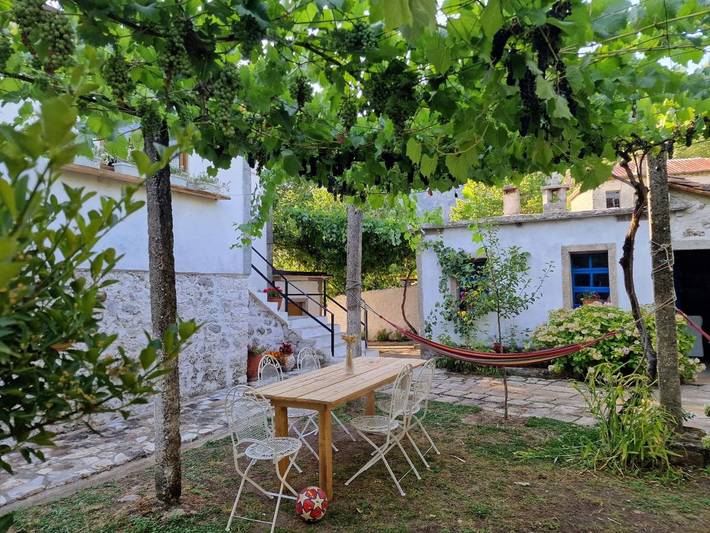 Maison d’hôte pour 4 personnes, avec vue et jardin, animaux acceptés dans Gjirokastër