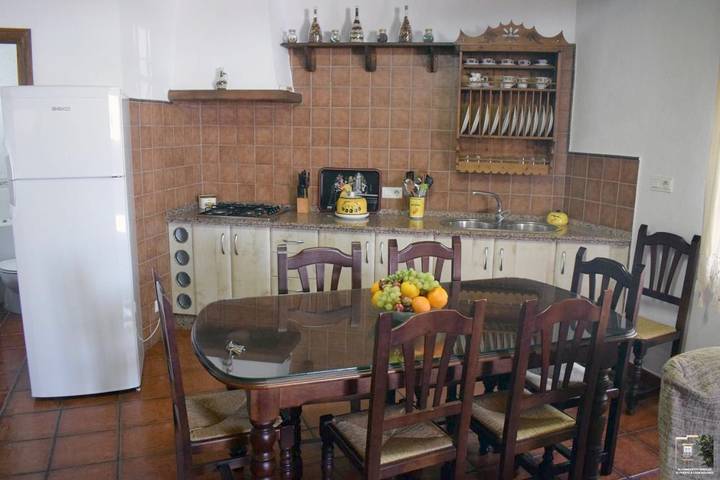 Location de vacances pour 8 personnes, avec balcon et vue, adapté aux familles à Cuevas del Becerro - 4