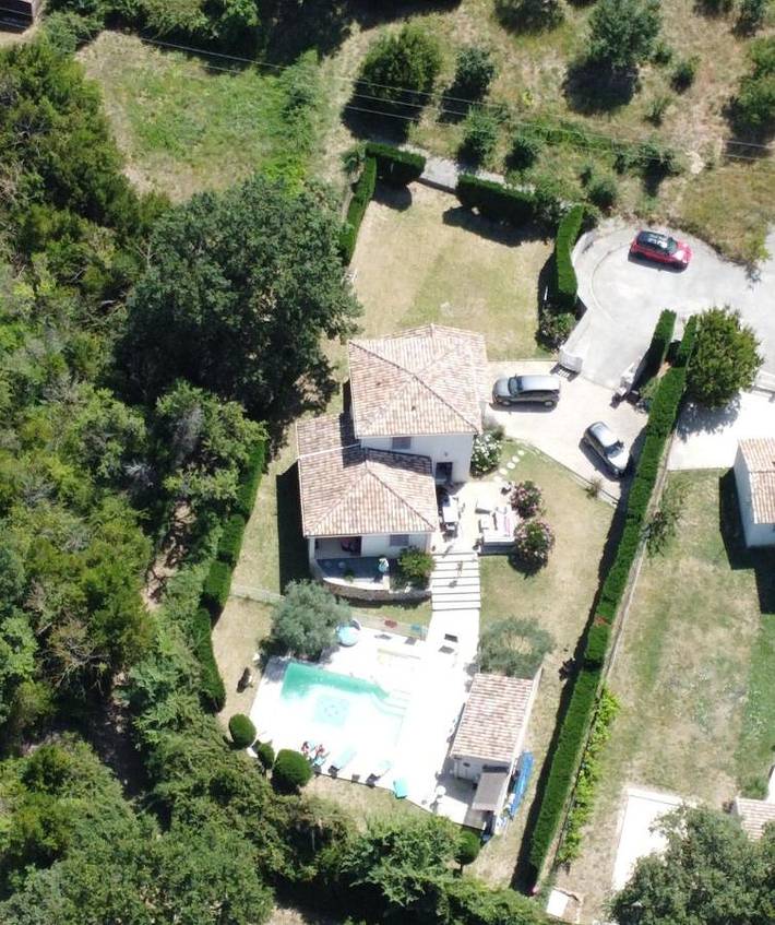 Location de vacances pour 11 personnes, avec terrasse ainsi que piscine et vue, animaux acceptés à La Bruguière