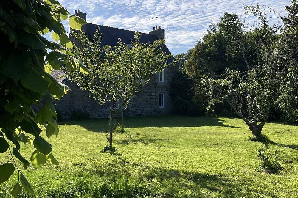 Belle maison de campagne à 10 mn des plages de Perros-Guirrec, idéal familles in Lannion, Côte de Granit Rose
