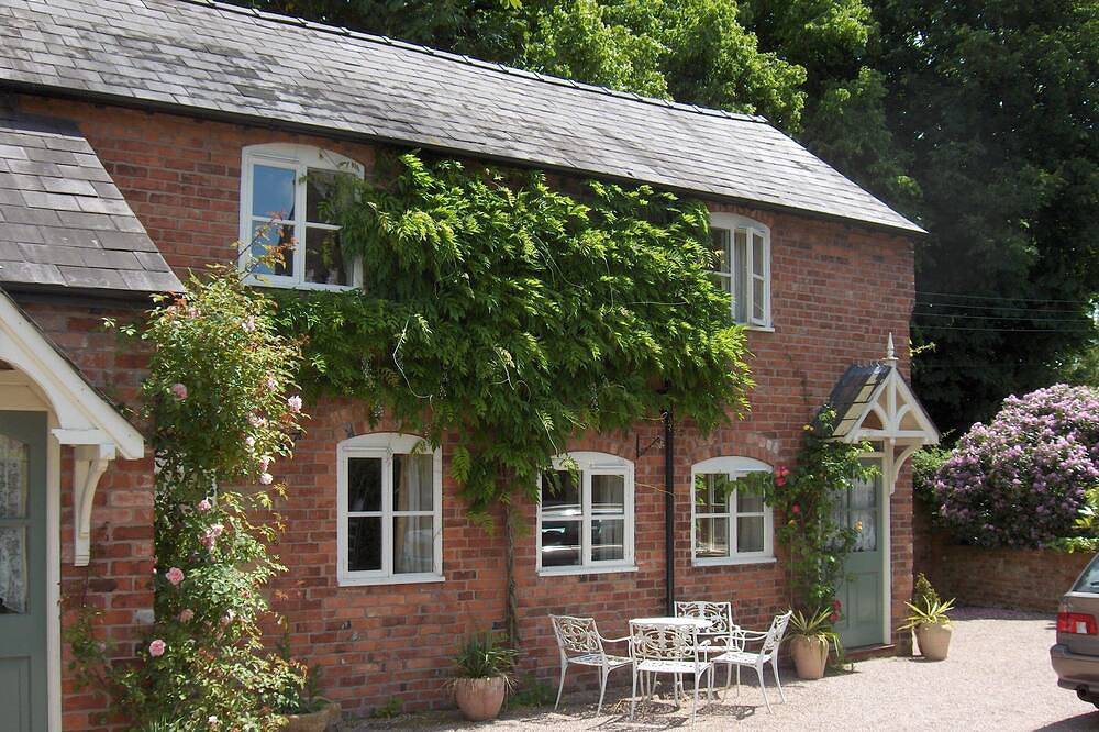 Die Hütte ist eine geschmackvoll umgebaute ehemalige viktorianische Scheune in Tarvin Sands. in Tarvin, West Cheshire und Chester