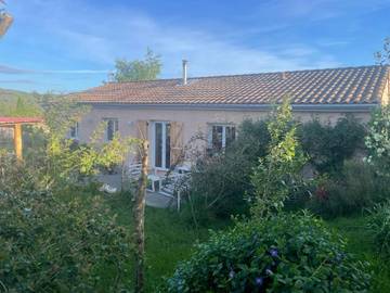 Cottage pour 4 personnes, avec terrasse ainsi que piscine et vue à Mirepoix