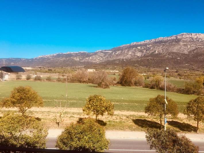 Gîte pour 4 personnes, avec Balcon ainsi que Terrasse et Vue à Àger - 2