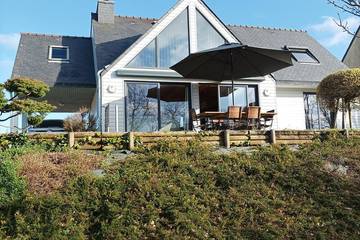 Gîte pour 4 personnes, avec terrasse et jardin à Hôpital-Camfrout