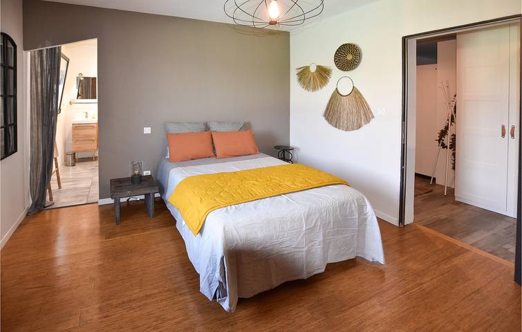 Location de vacances pour 2 personnes, avec terrasse ainsi que jardin et piscine à Pernes-les-Fontaines - 4