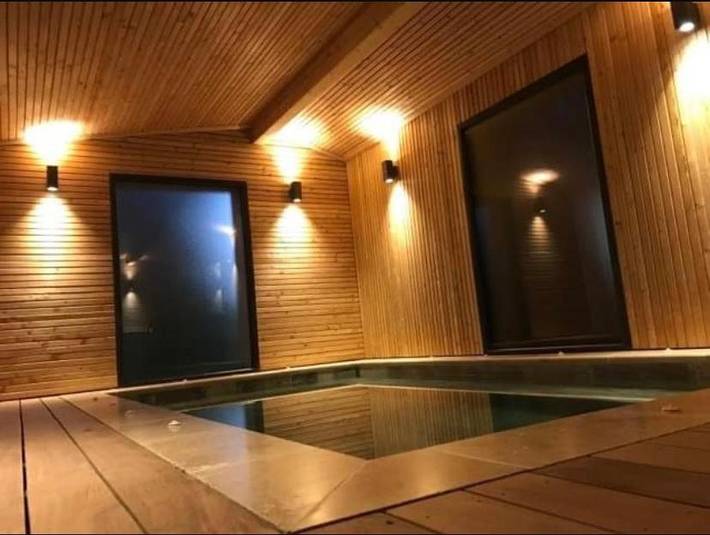Maison de vacances pour 22 personnes, avec terrasse ainsi que jacuzzi et piscine