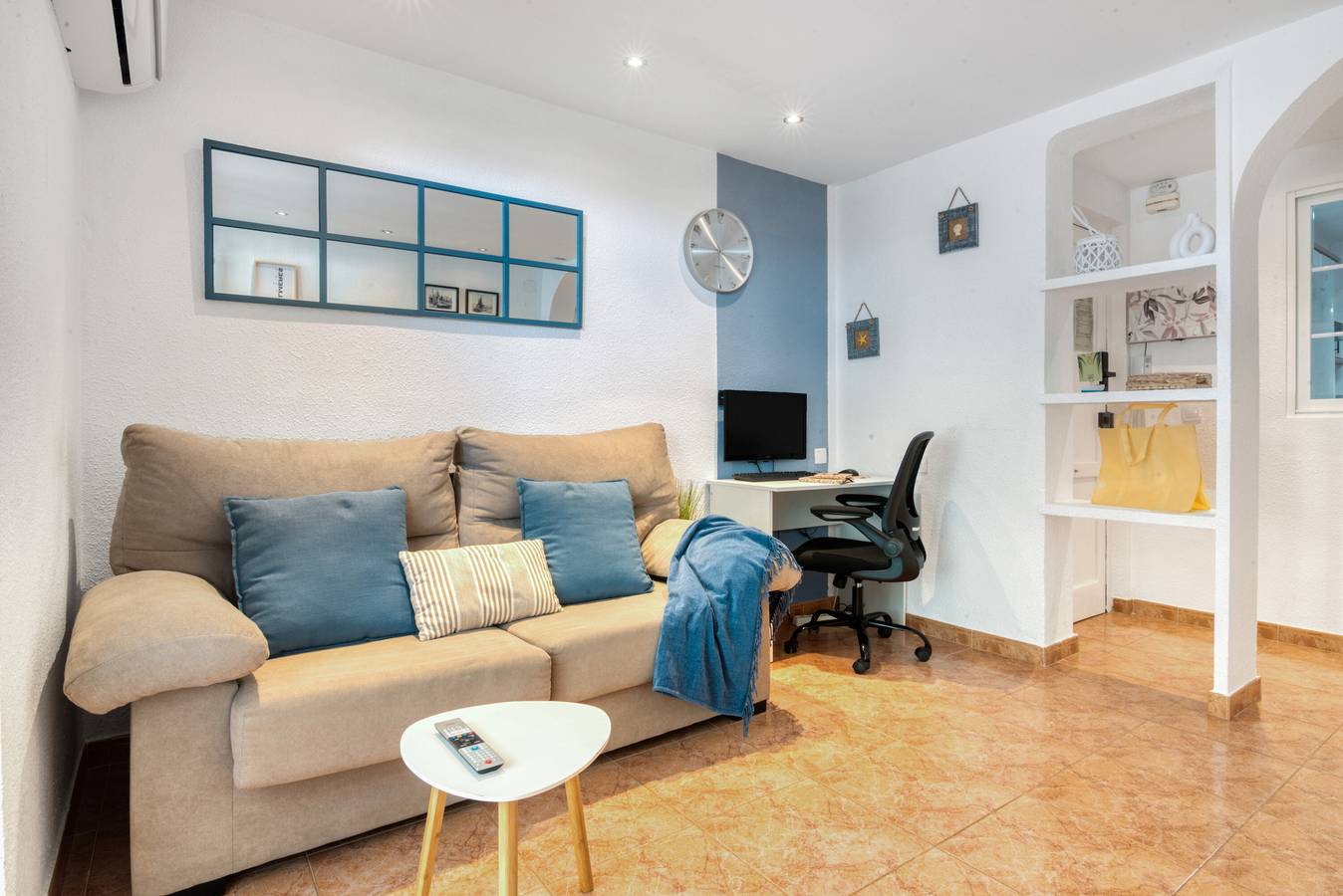 Entire apartment, Apartment 'La Terraza De Palmeres' with Sea View, Wi-Fi and Air Conditioning in Les Palmeres (Sueca), Sueca