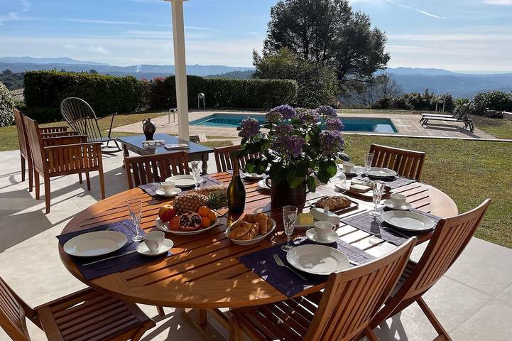 Villa für 8 Personen, mit Terrasse und Garten - 1