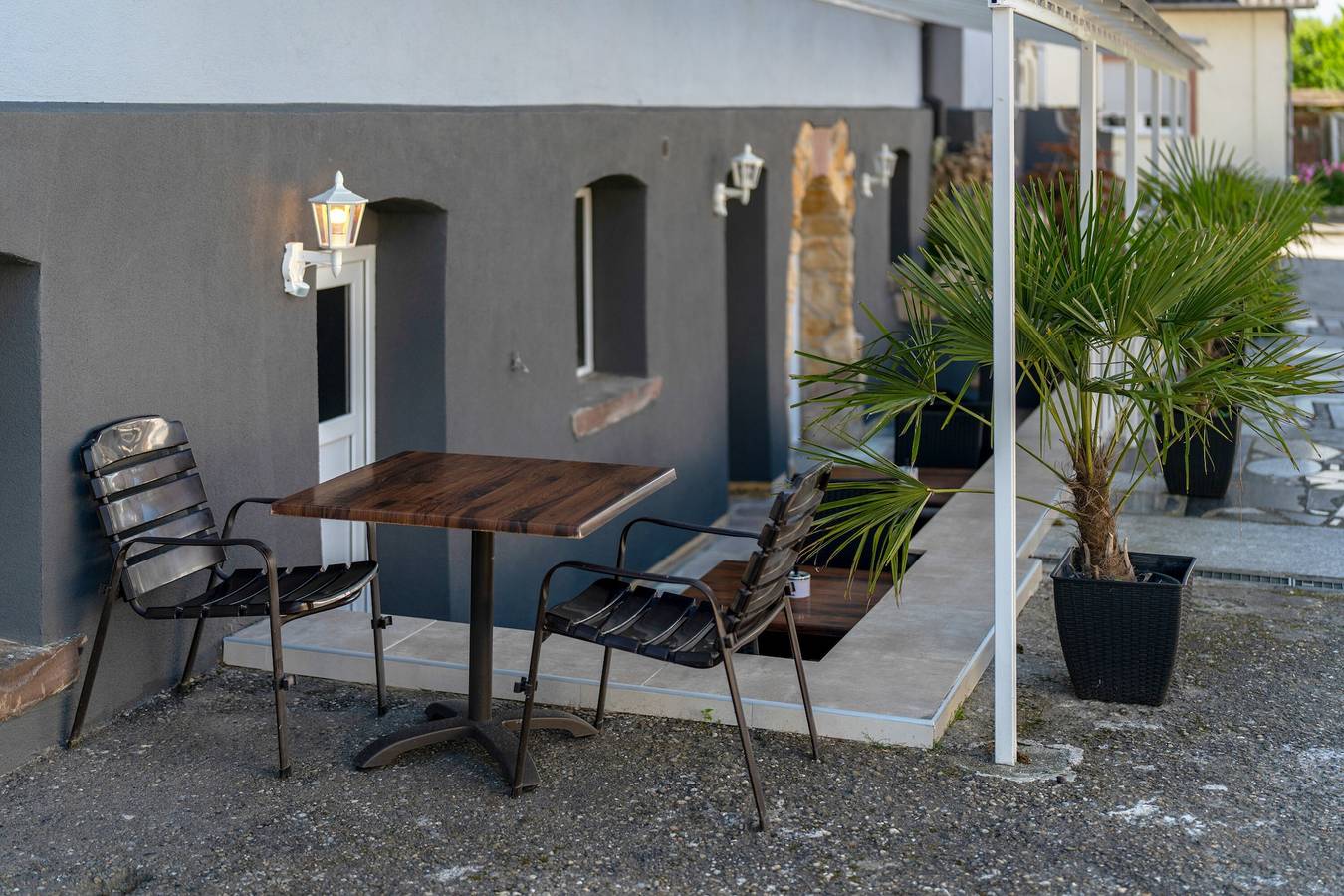 Entire studio, Studio Apartment 1 with Shared Terrace and Wi-Fi in Europa-Park, Rheinhausen