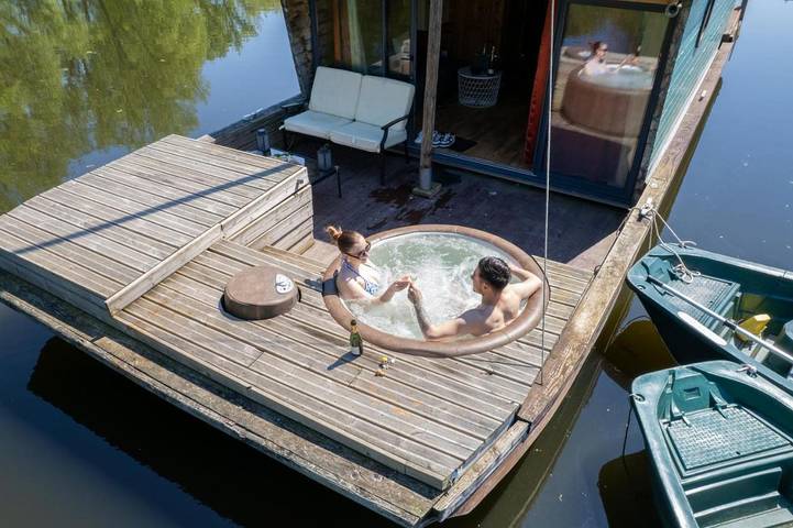 Bateau pour 2 personnes, avec piscine et vue ainsi que sauna et jardin, animaux acceptés à Chassenard - 3