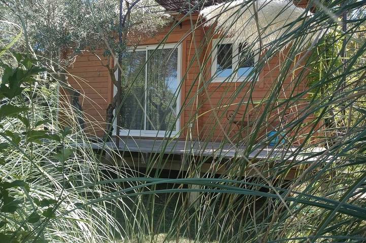 Chalet pour 2 personnes, avec balcon ainsi que jardin et jacuzzi