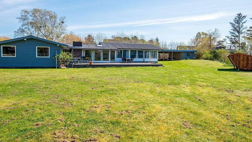 Ferienhaus für 9 Personen, mit Pool und Whirlpool sowie Terrasse und Sauna in Djursland