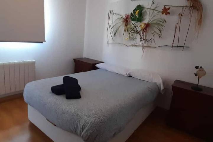 Stone House with Terrace & Bbq, 3 Bedrooms, Near Jaca & Ski Resorts in Castiello de Jaca, Aragonese Pyrenees