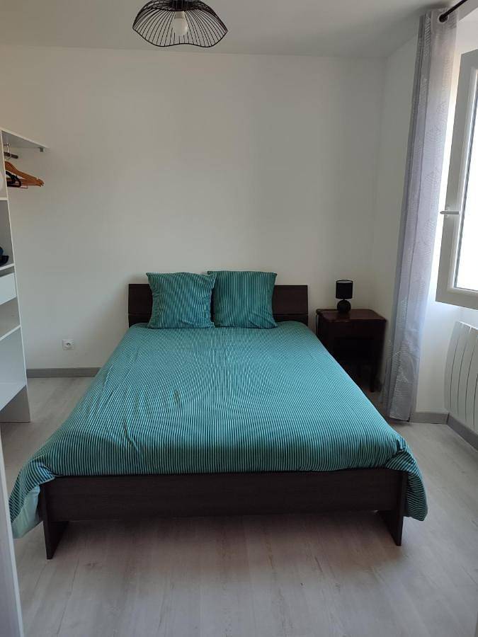 Appartement entier, Two-Bedroom Apartment in La Voulte-sur-Rhône, Privas (arrondissement)