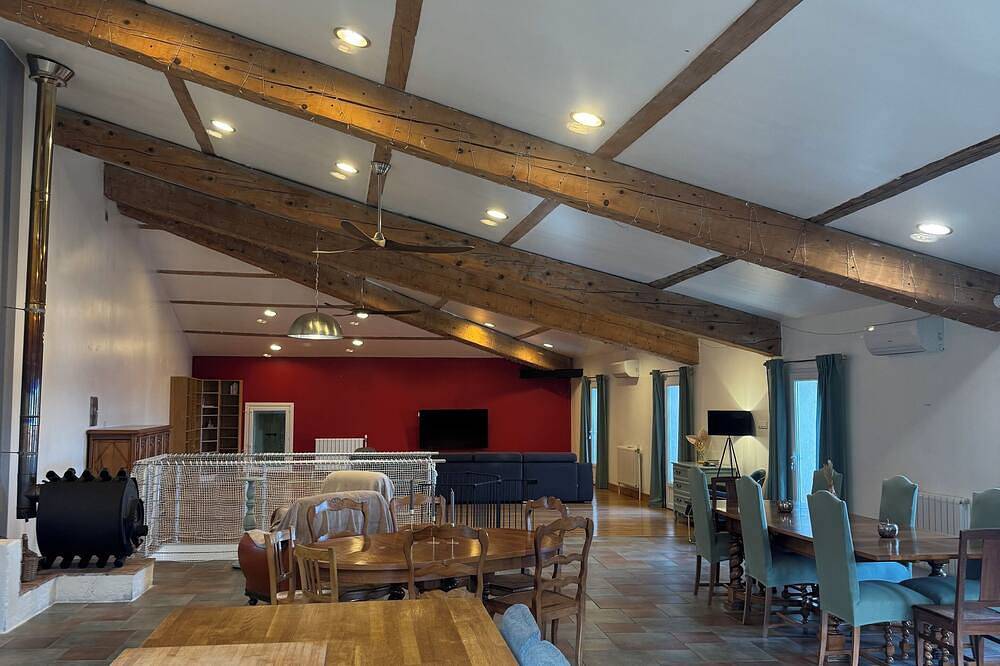 A large, luxurious home, ideal for large families and friends! in Roujan, Béziers region