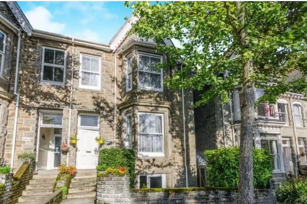 Entire apartment, 2 Bed Victorian Flat near Seafront, Central Penzance in Penzance, Cornwall