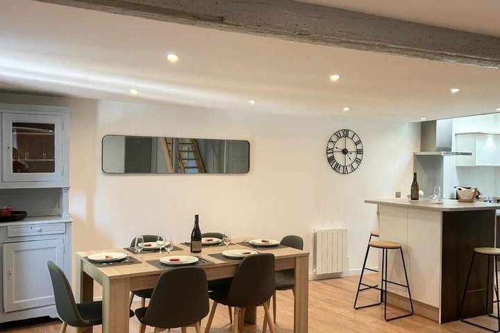 Gîte pour 6 personnes, avec vue, animaux acceptés à Chânes - 2