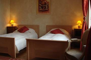 Gîte pour 6 Personnes dans Peyrat-la-Nonière, Région d'Aubussargues, Photo 2