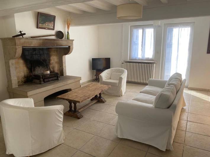 Location de vacances pour 6 personnes, avec terrasse dans La Chapelle-de-Guinchay - 3