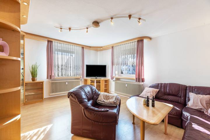 Geheel appartement, Appartement 'Casa Primitivo' met gedeelde tuin en wifi in Aldingen, Landkreis Tuttlingen