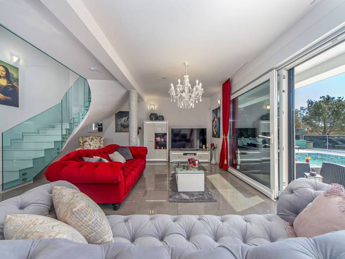 Villa pour 10 personnes, avec sauna ainsi que balcon et piscine, adapté aux familles à Šibenik - 2