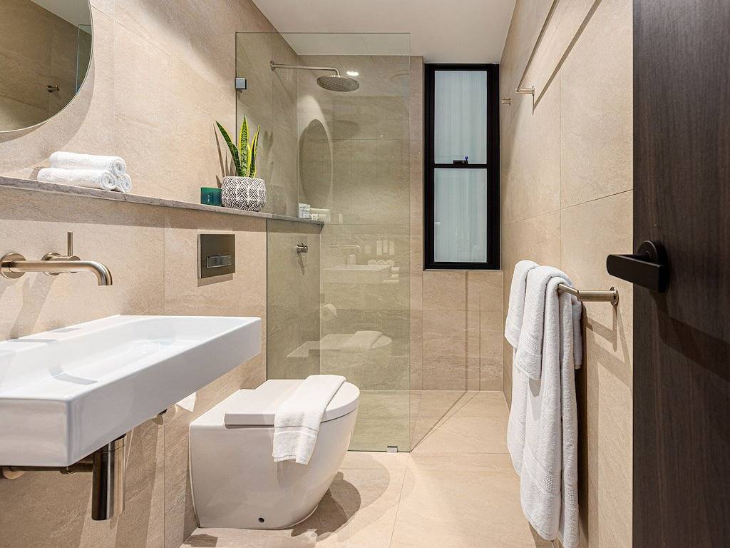 Ganze Wohnung, The Arden 3 Coogee. New Spacious Balcony Apt, Seconds to Beach in Sydney, New South Wales