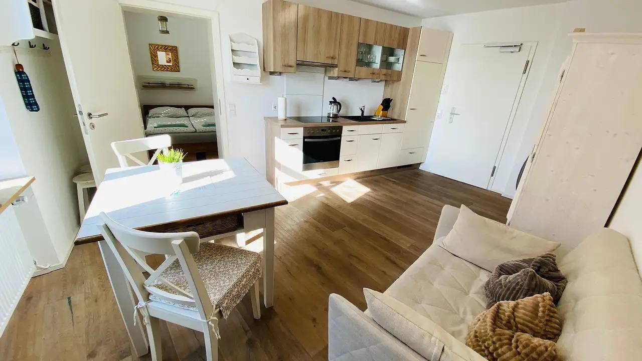 Ganze Ferienwohnung, Ferienwohnung für 2 Personen (30 m²) in Überlingen in Überlingen, Region Bodensee-Oberschwaben