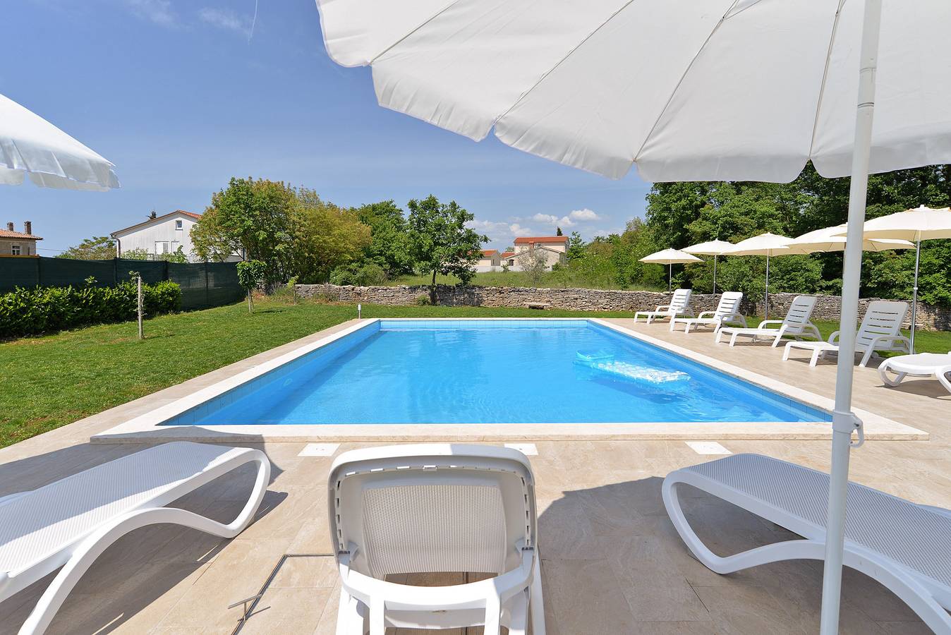 Ganze Wohnung, Ferienwohnung für 8 Personen mit Pool in Žminj, Zentralistrien