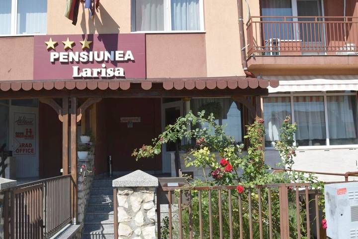 Maison d’hôte pour 3 personnes, avec terrasse ainsi que jardin et vue