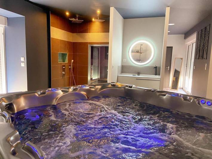 Maison de campagne pour 2 personnes, avec Jacuzzi et Terrasse ainsi que Jardin et Sauna à Marigny-Marmande