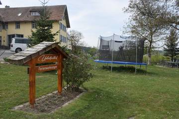 Maison de campagne pour 3 personnes, avec jardin, adapté aux familles à Owingen