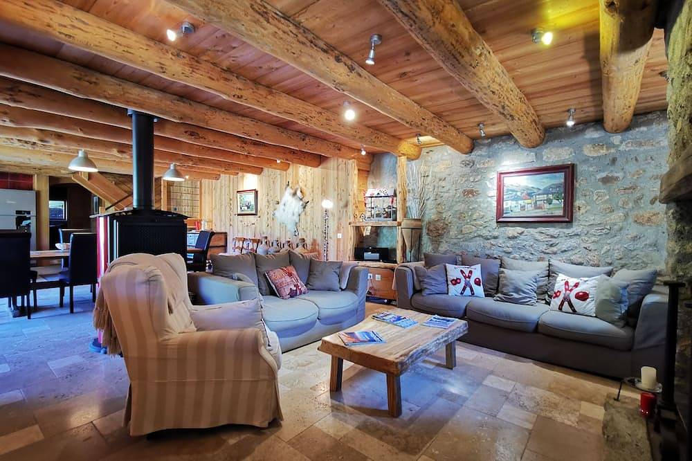 Bergerie des 3 Sources in an exceptional environment the Sarrat de bon in Campan, Pyrenees National Park