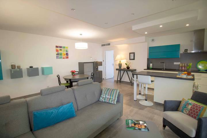 Gîte pour 4 personnes, avec Terrasse et Piscine dans Golf et Tennis Club de Valescure - 4