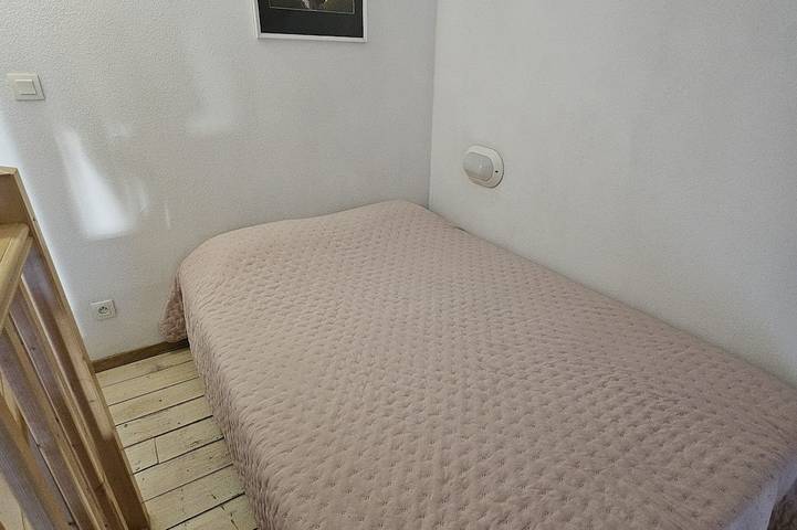 Gîte pour 6 personnes, avec Terrasse ainsi que Jardin et Piscine dans Plage des Sables-Vignier - 4